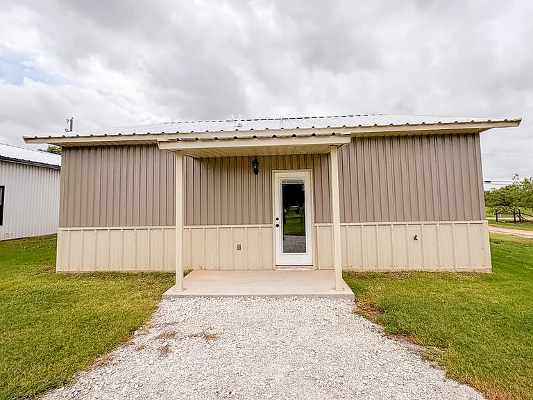1105 E Navarro Ave — Photo 20