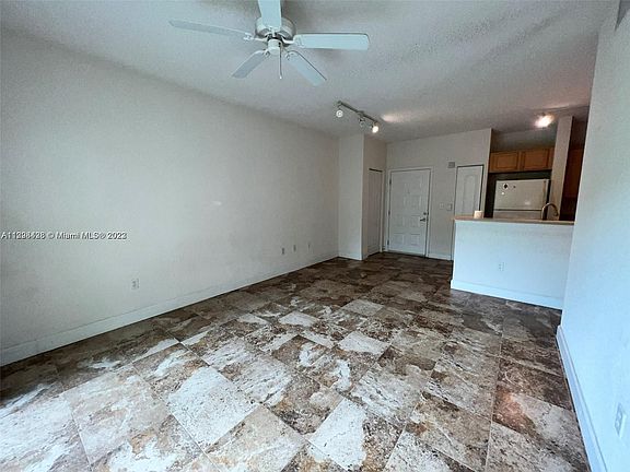 5th image of 6001 SW 70th St APT 454