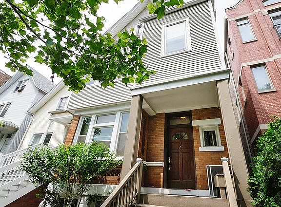 5th image of 3726 N Kenmore Ave #1