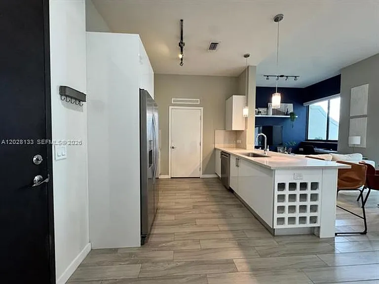 999 SW 1st Ave #1115 — Photo 3