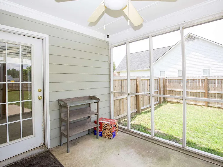 106 Harvest Ln — Photo 4