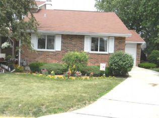 1255 Exeter Ct, Wheaton, IL 60189