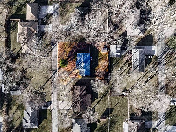 3rd image of 7904 S Hickory Ln