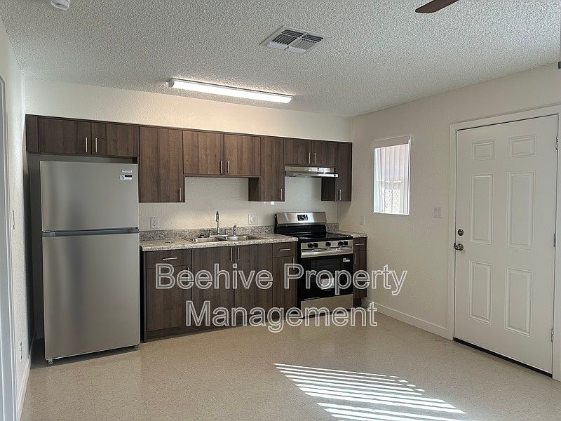 2nd image of 1630 E Monroe St APT 1