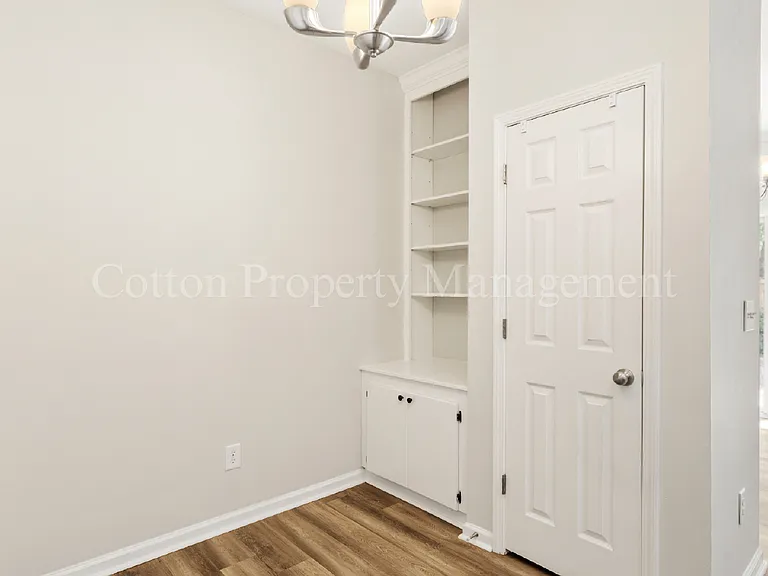 1010 Winterberry Cir — Photo 17