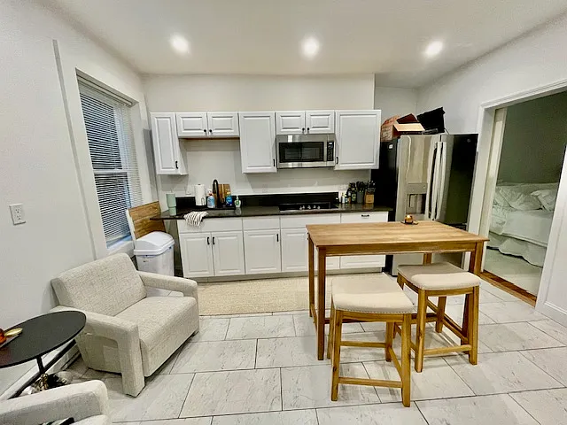 206 Hanover St #1L — Photo 1