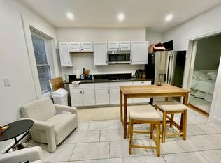 206 Hanover St #1L, Boston, MA 02113