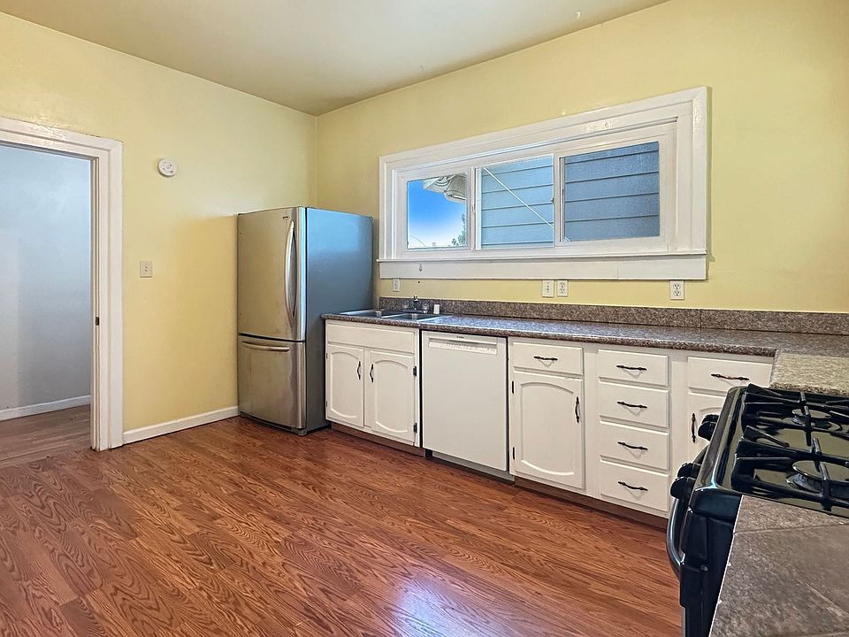 1st image of 760 18th St #760