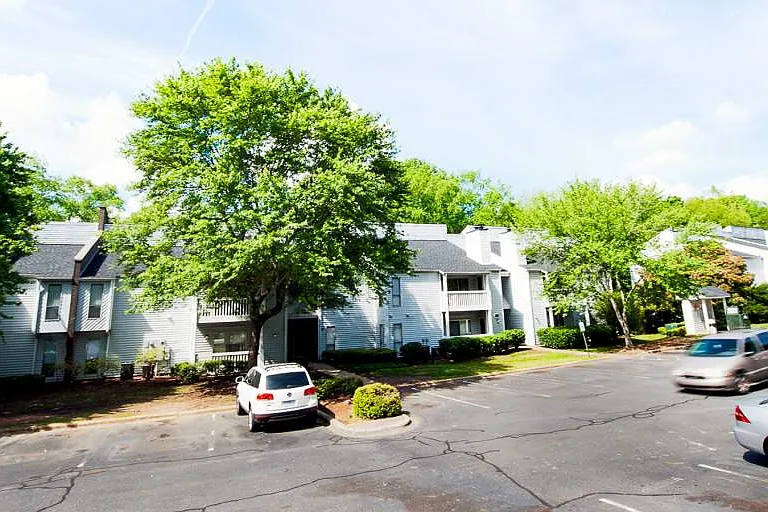 711 Farmhurst Dr #2 — Photo 9