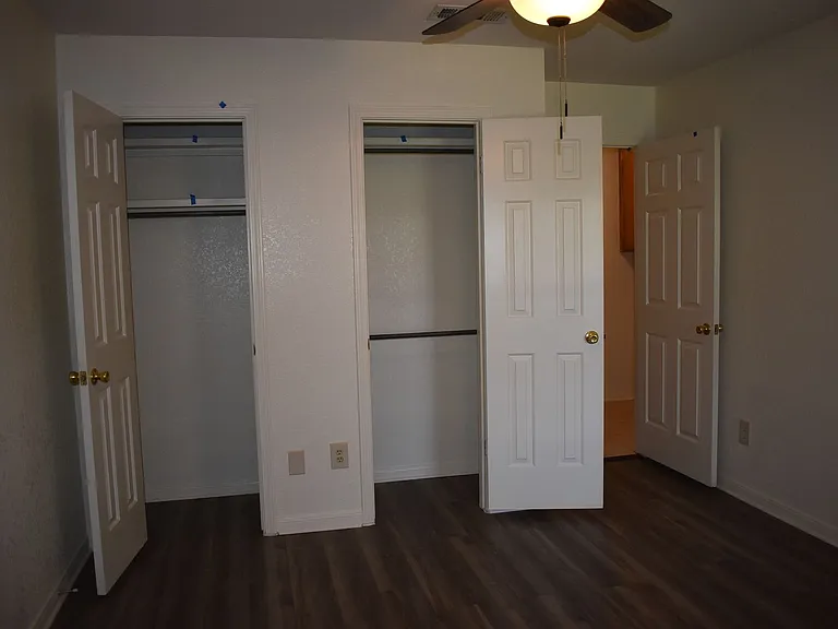 907 Crymes Ln — Photo 17