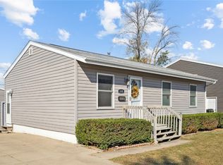 188 Cherry Hill Rd NW, Cedar Rapids, IA 52405