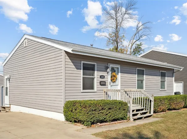 188 Cherry Hill Rd NW, Cedar Rapids, IA 52405