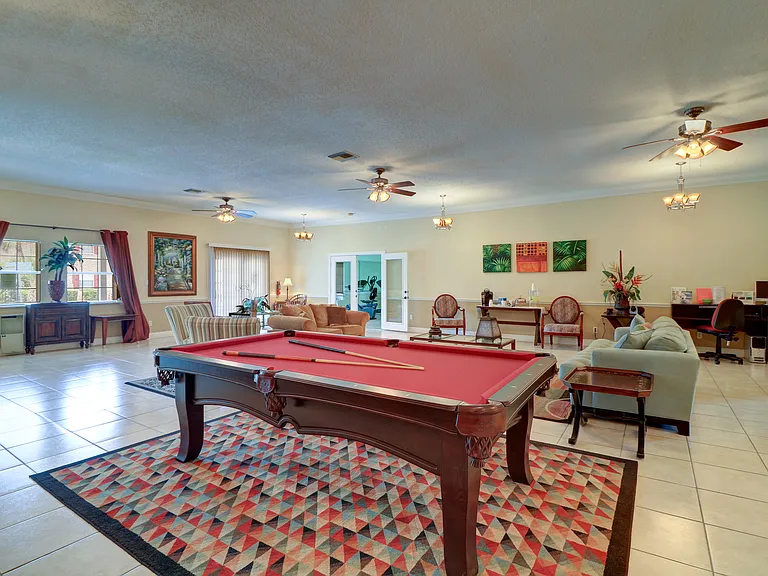 The Rio Apartments — Photo 16