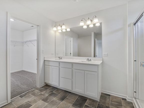 4th image of 545 Colchester Dr