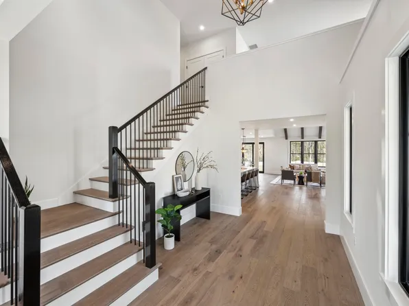 32 Trails Edge Road, Windham, NH 03087