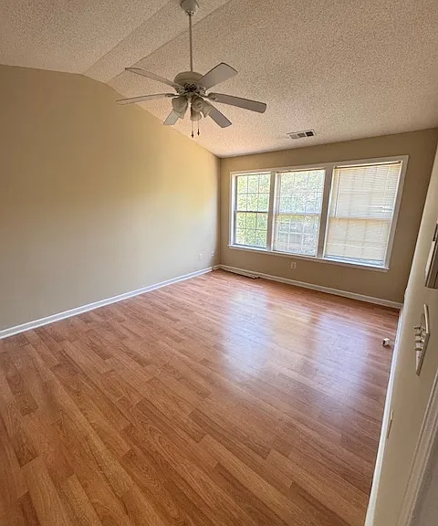 1698 Woodsford Rd NW — Photo 5