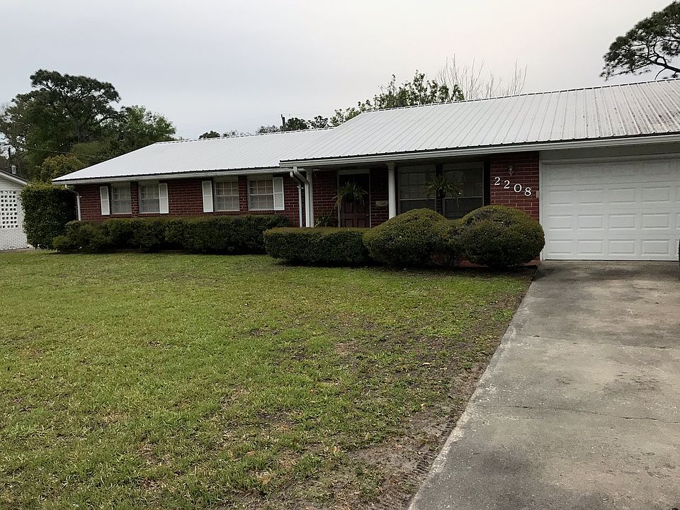 1st image of 2208 Diana Dr