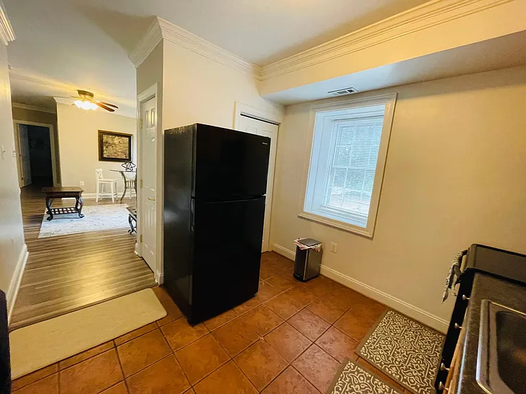 194 E Lee St #1A — Photo 6