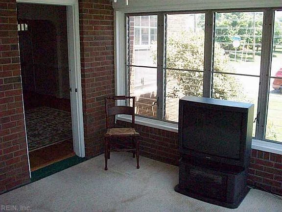 5th image of 111 Eggleston Ave