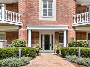 1865 Old Willow Rd UNIT 214, Northfield, IL 60093