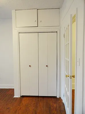 Rented by Perry Associates NYC Inc | media 23