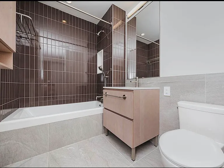 262 9th St #650 — Photo 7