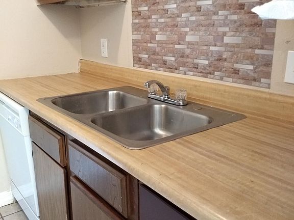 2nd image of 1015 Park Row Ave