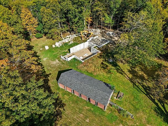 3rd image of 334 Summer St