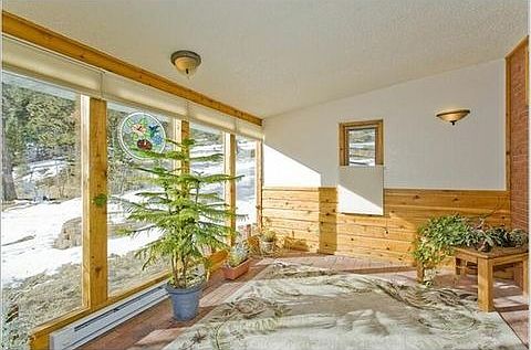 sun room/den
