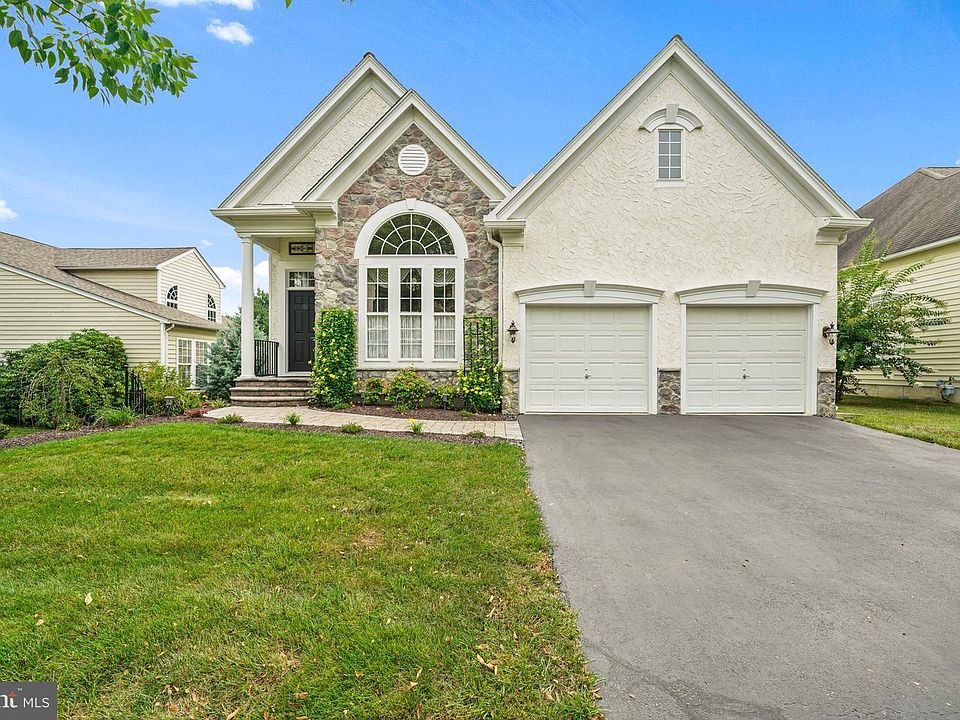 1st image of 122 Violet Dr