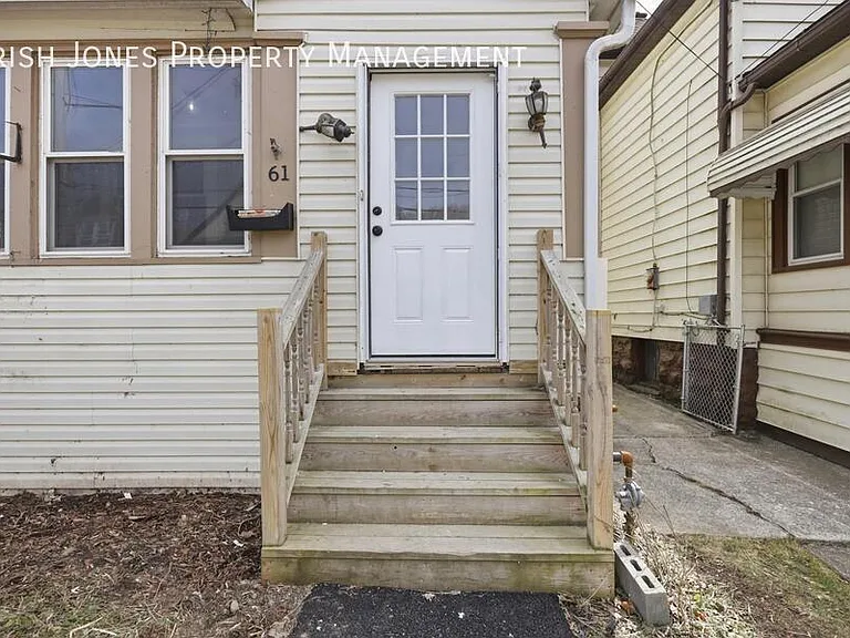 61 Princeton Pl #2 — Photo 3