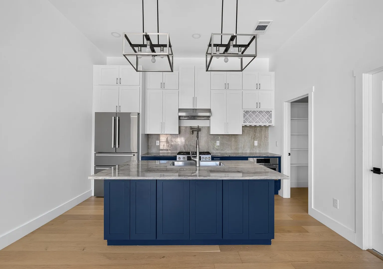 2 bed | 2.5 Bath Townhome between Knox-Henderson and Lower Greenville — Photo 3