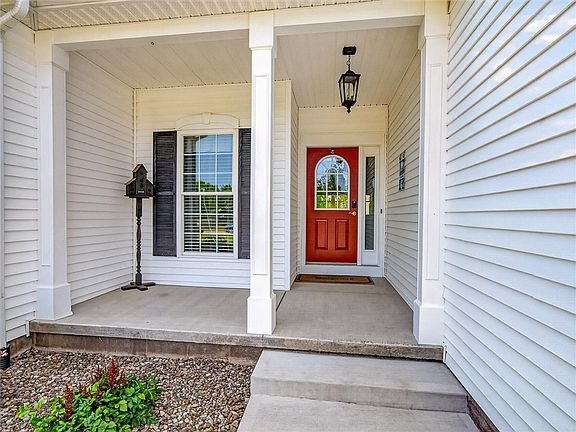 4th image of 29 Country Creek Ln
