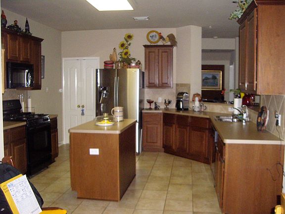 5th image of 270 Abbey Dr
