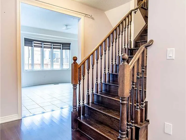73 Thornbush Blvd — Photo 10