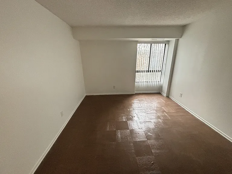 Brent Place — Photo 9