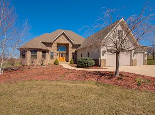 N5120 Granville Ct, Elkhorn, WI 53121