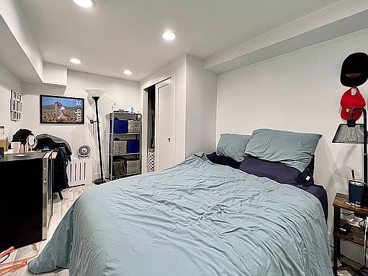 3rd image of 152 E 83rd St APT 1A