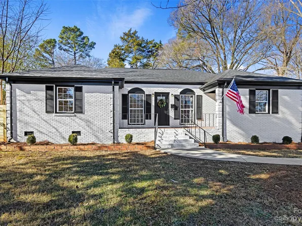 3916 Irvington Dr, Charlotte, NC 28205