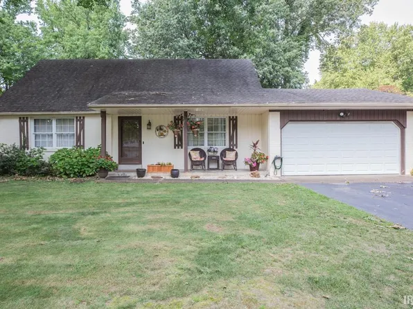 706 Forest Park Dr, Newburgh, IN 47630