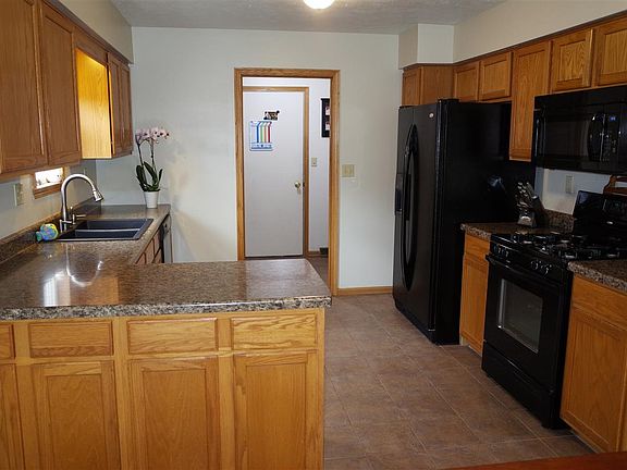 4th image of 6898 Butterfield Dr