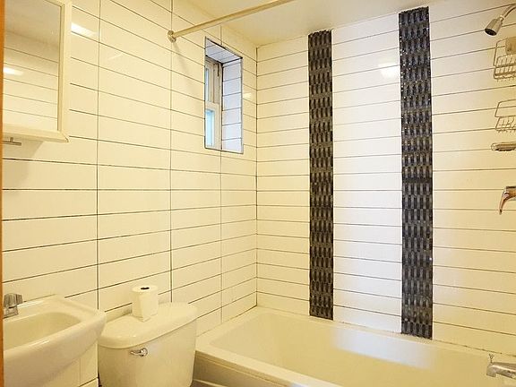 5th image of 559 Saint Johns Pl #1
