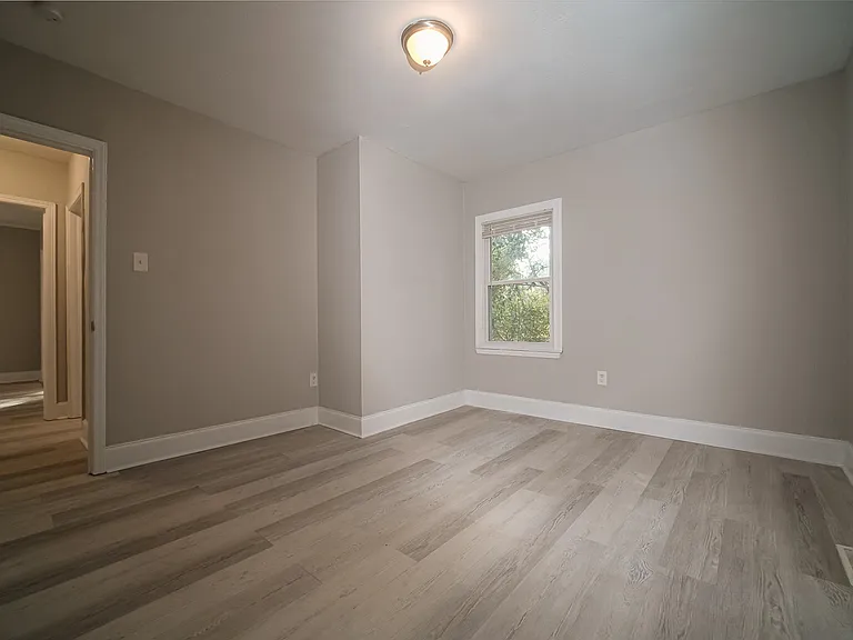 614 Ambassador St — Photo 21