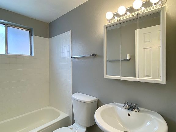 5th image of 840 N Cherry St #201