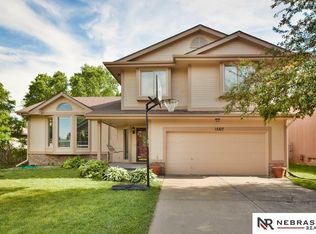 15107 Birch St, Omaha, NE 68116