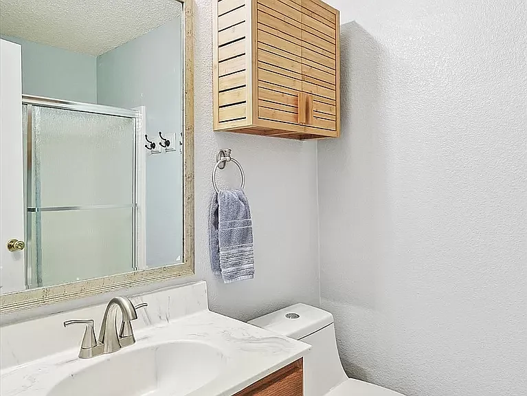 Full second bathroom