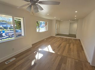 4765 Stonehedge Dr, Santa Rosa, CA 95405