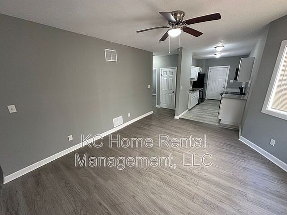 4th image of 2511 E 37th St Unit B
