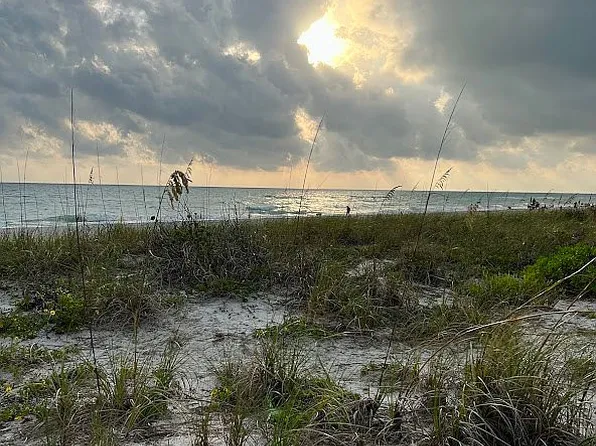 1921 Fairview Dr, Englewood, FL 34223