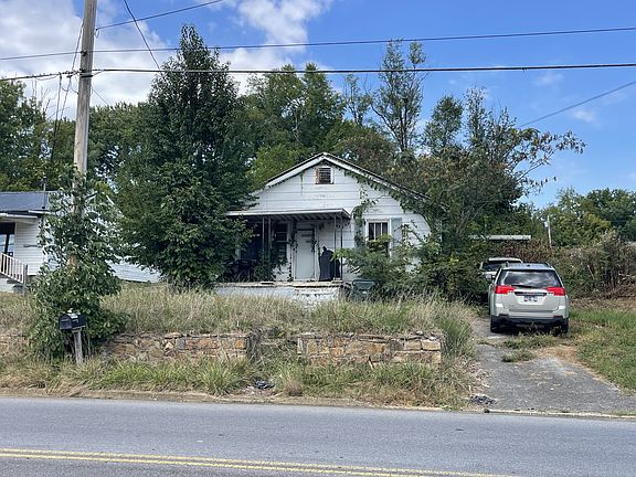 2nd image of 419 E Bernard Ave